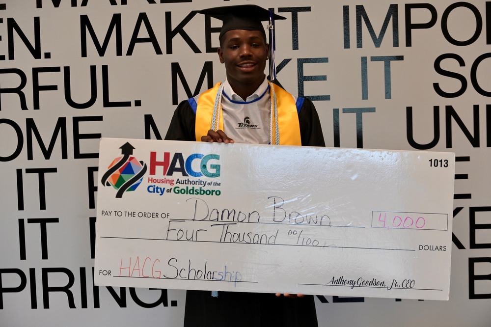Damon Brown recipient of HACG Resident Scholarship