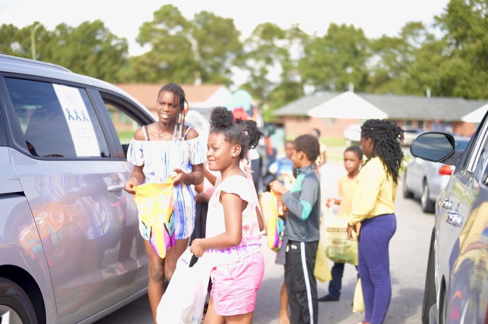 HACG Trunk or Treat kids at car