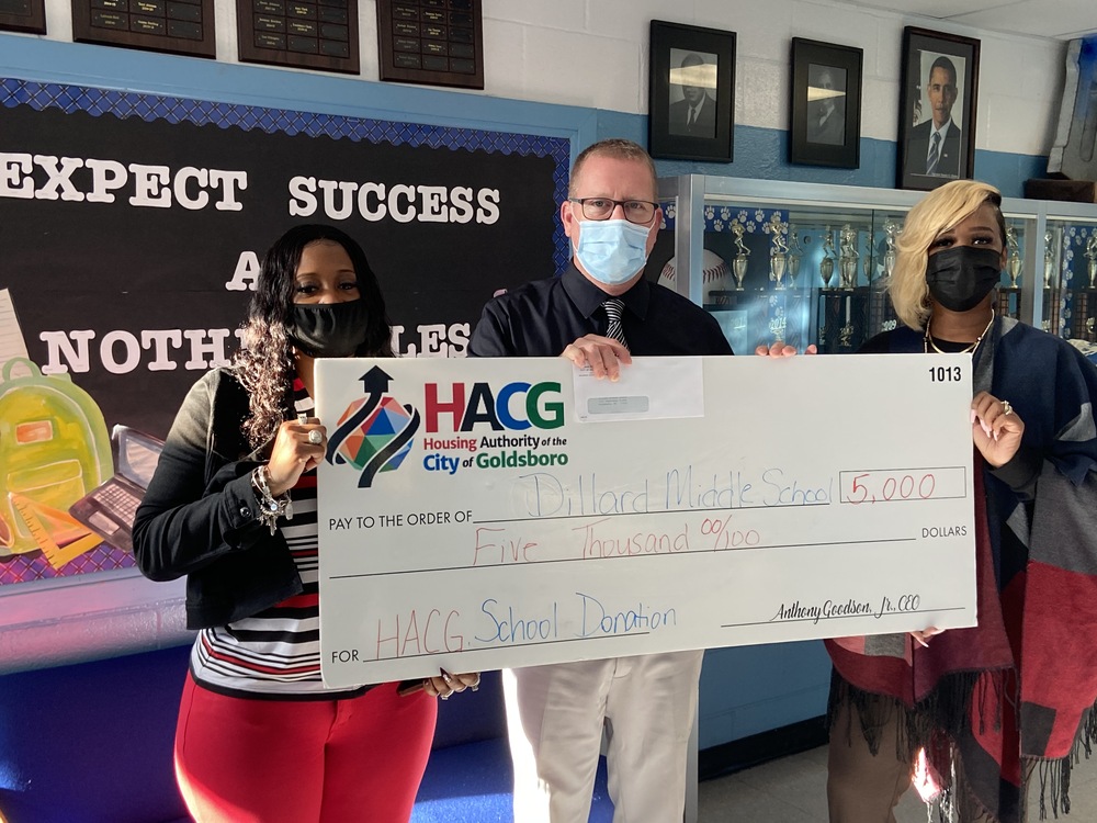 Dillard Middle School Receives $5k Donation from HACG